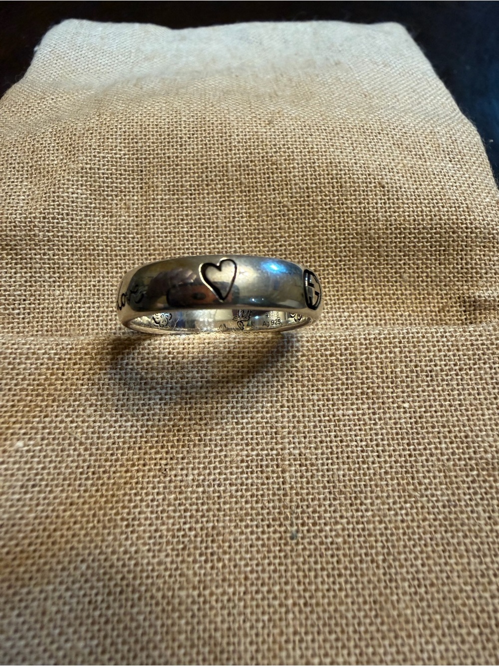 New Authentic Gucci GG Logo Blind For Love Silver Ring - Picture 7 of 16